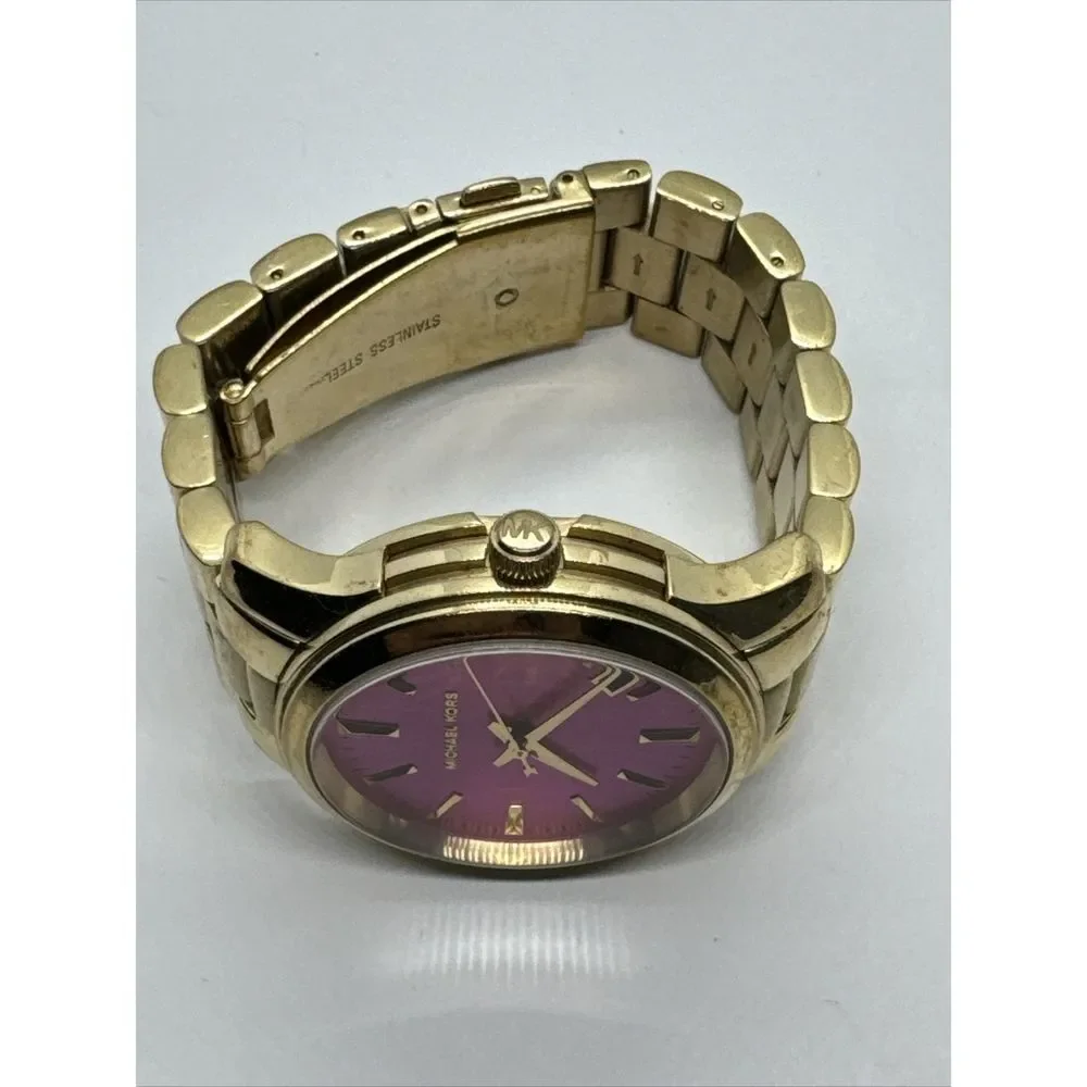 Michael Kors Runway MK5801 Women's Gold-Tone Stainless Steel Analog Watch JNA795